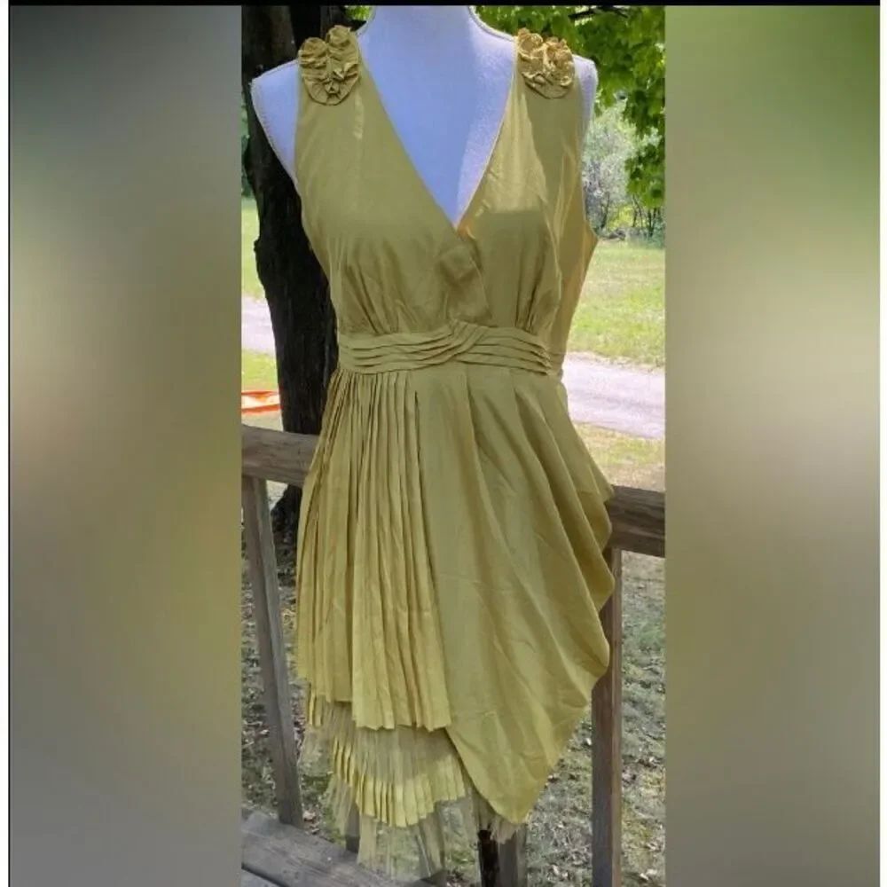 Ryu Women's Yellow V-Neck Sleeveless Pleated Asymmetrical Dress Size Large